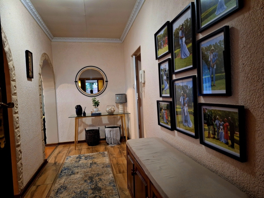 3 Bedroom Property for Sale in Kannoniers Park North West